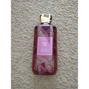 Bath & Body Works - Dark Kiss Body Wash (10 fl oz)